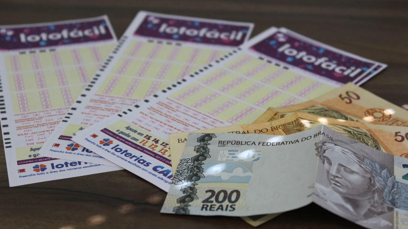 Lotofacil Jogue com 20 números em 7 jogos com garantia de muitos prêmios,  ganhe dinheiro da loteria 
