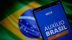 Auxílio Brasil tem 450 mil novos cartões em setembro; veja como desbloquear e sacar