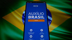 Auxílio Brasil: Caixa distribui quase 1 milhão de novos cartões em outubro