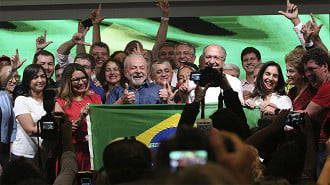 Lula em seu primeiro discurso após o resultado da Eleição 2022, nesse domingo, 30 de outubro. Créditos: Rovena Rosa/Agência Brasil