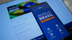 Como sacar o Auxílio Brasil se o aplicativo Caixa Tem está fora do ar?