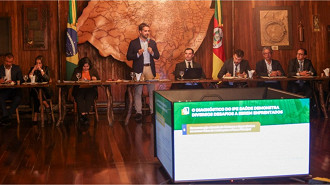 Leite e integrantes do primeiro escalão se reuniram com deputados para tratar da situação do IPE Saúde - Foto: Grégori Bertó/Secom Leite e integrantes do primeiro escalão se reuniram com deputados para tratar da situação do IPE Saúde - Foto: Grégori Bertó/Secom