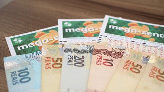 Atualize essa página e vá acompanhando os detalhes da premiação que vão sendo divulgados pela Caixa ao longo da noite. Créditos: DesenvolveWeb