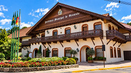 Prefeitura de Gramado-RS abre vagas de R$ 4.532 na Defesa Civil Prefeitura de Gramado-RS abre vagas de R$ 4.532 na Defesa Civil